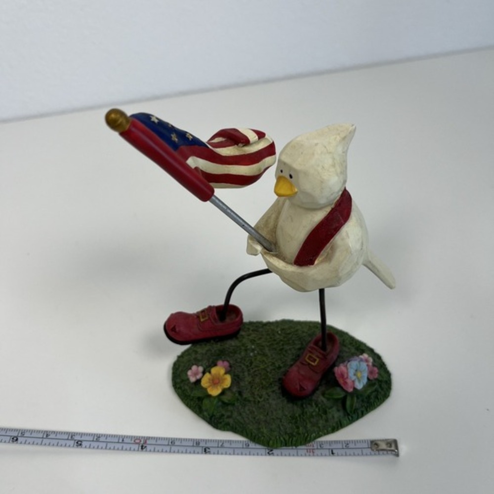 Russ‎ Berrie" TWEET ALONG WITH ME Figurine Bird With American Flag - Picture 9 of 10
